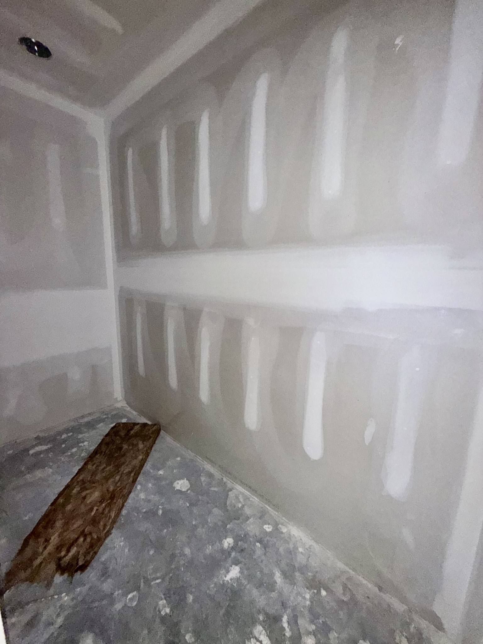 670 North Ballard Road Manchester, TN 37355 - Photo 22 of 22 a view of a utility room with window