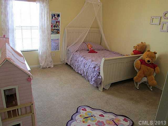 8728 Chalkstone Road Charlotte, NC 28216 - Photo 14 of 16 Gallery Image 14