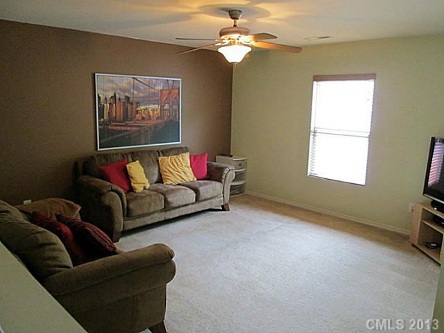 8728 Chalkstone Road Charlotte, NC 28216 - Photo 8 of 16 Gallery Image 8