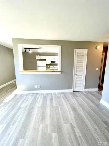 $875 | 919 Mulberry Street, Unit 127, Highland, IL 62249