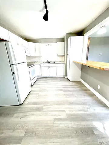 $875 | 919 Mulberry Street, Unit 127, Highland, IL 62249