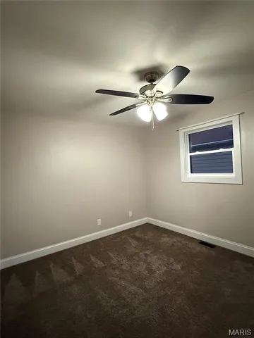 $875 | 919 Mulberry Street, Unit 127, Highland, IL 62249