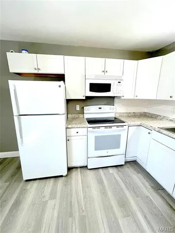 $875 | 919 Mulberry Street, Unit 127, Highland, IL 62249