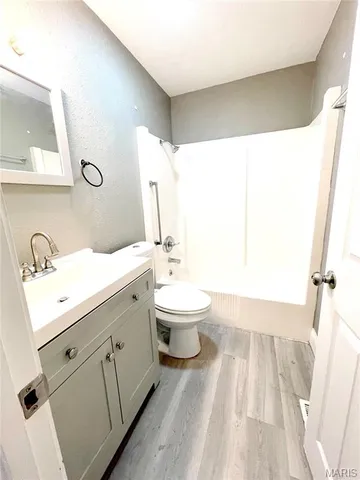 $875 | 919 Mulberry Street, Unit 127, Highland, IL 62249