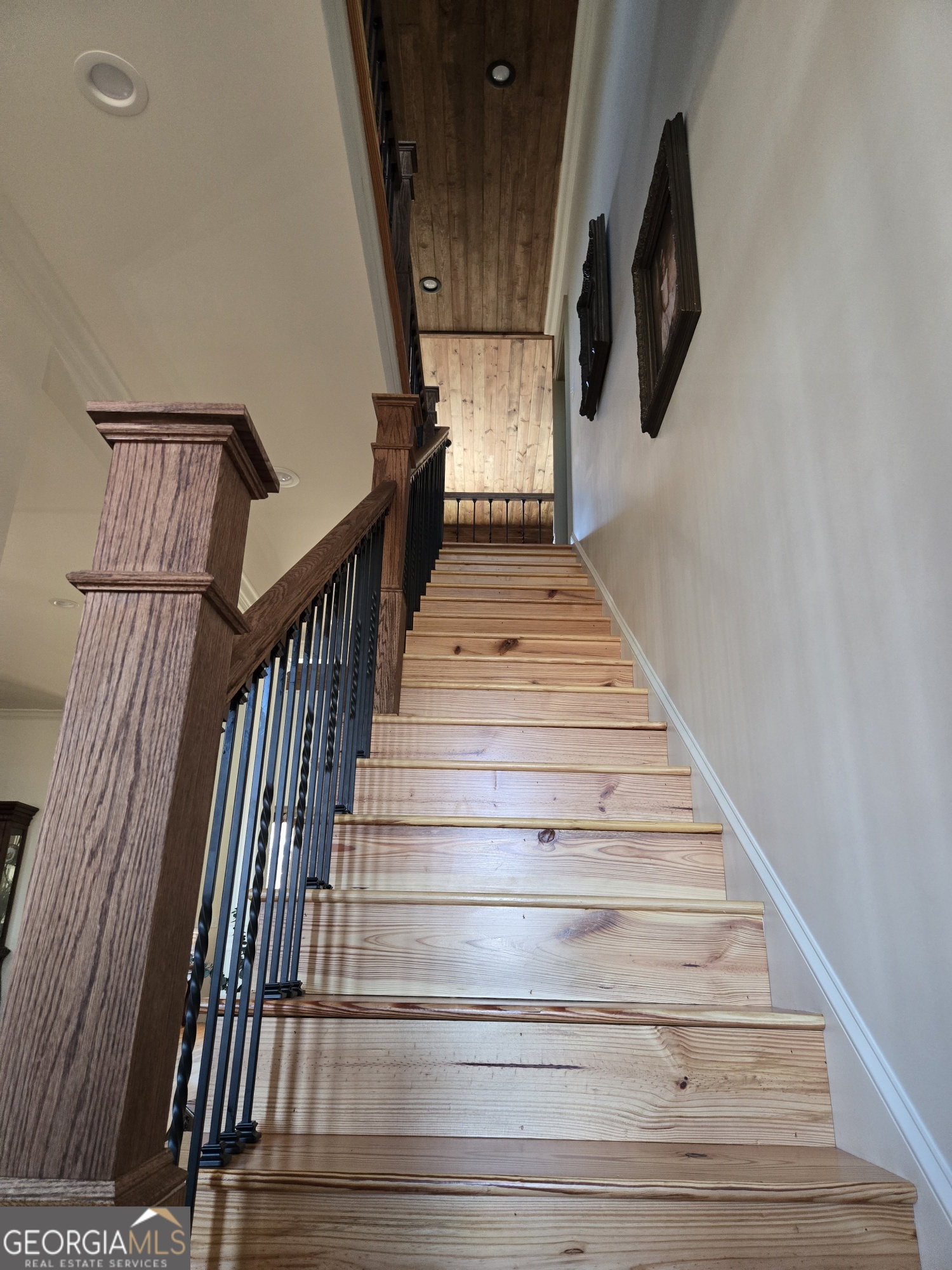1065 Tarrytown Road Tarrytown, GA 30470 - Photo 35 of 130 a view of entryway