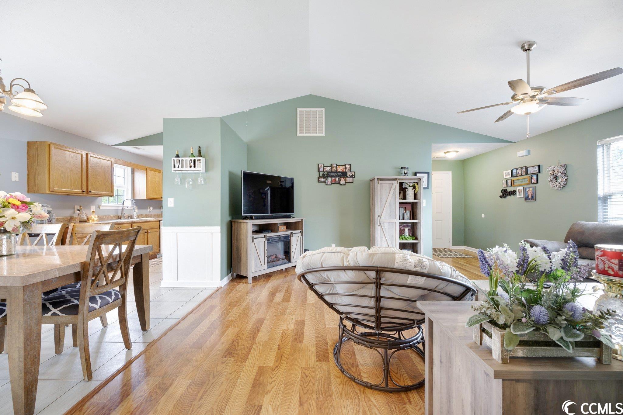 9872 Conifer Lane Murrells Inlet, SC 29576 - Photo 8 of 29 Gallery Image 8