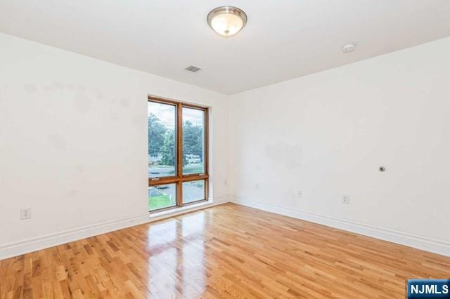 17 Meadow Road, Unit 310 Rutherford, NJ 07070 - Photo 16 of 22 Gallery Image 16