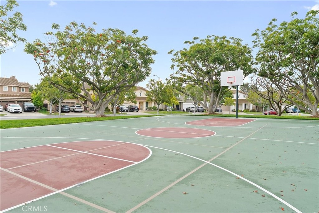 20 Tennessee Irvine, CA 92606 - Photo 29 of 30 Basketball court