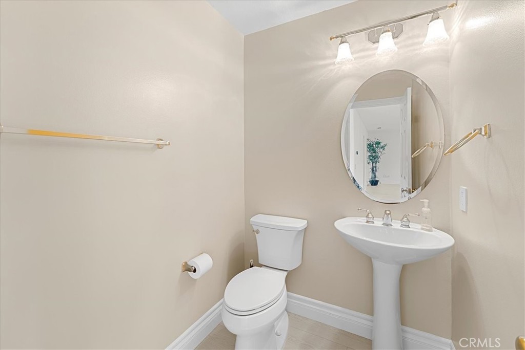 20 Tennessee Irvine, CA 92606 - Photo 9 of 30 Down vanity