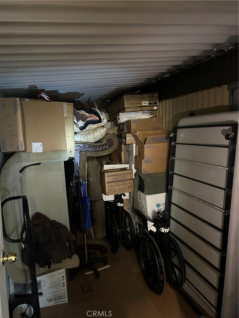 3734 Pacific Street, Unit 40 Highland, CA 92346 - Photo 19 of 35 a room with gym equipment