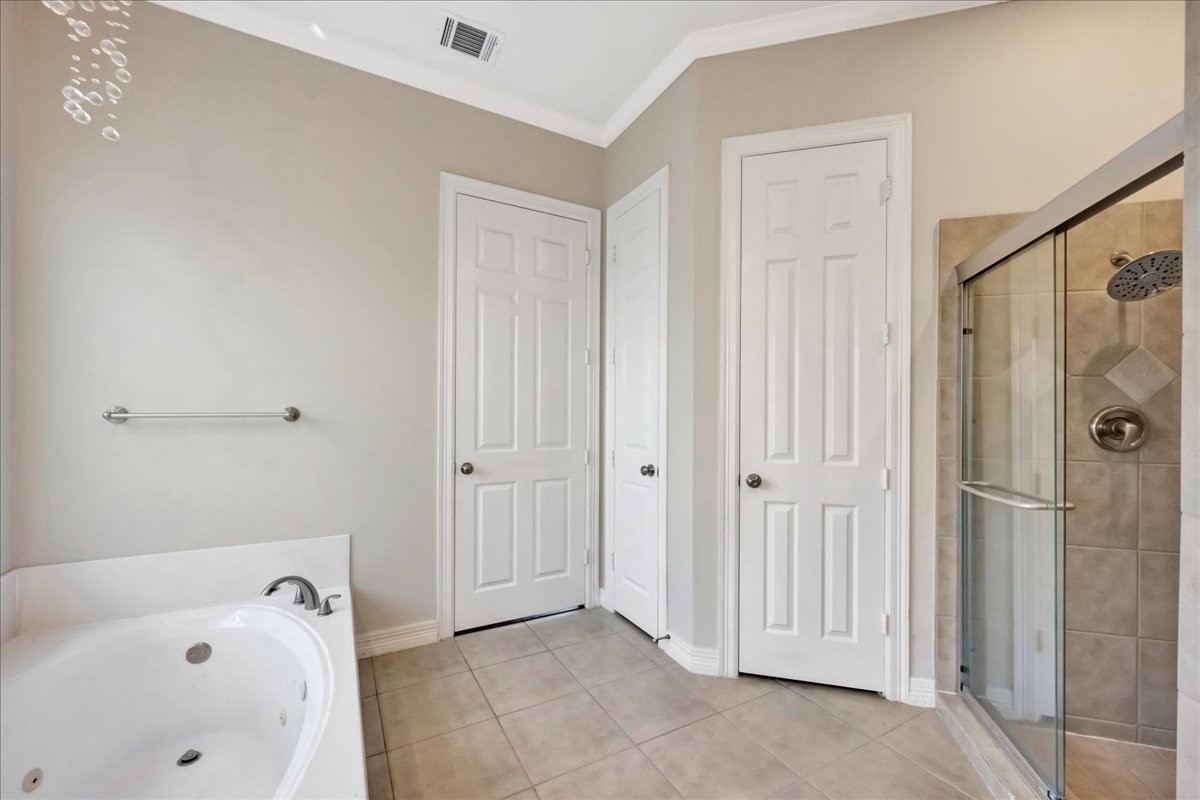 15511 Turtle Oak Court Houston, TX 77059 - Photo 34 of 50 a view of room with baby crib