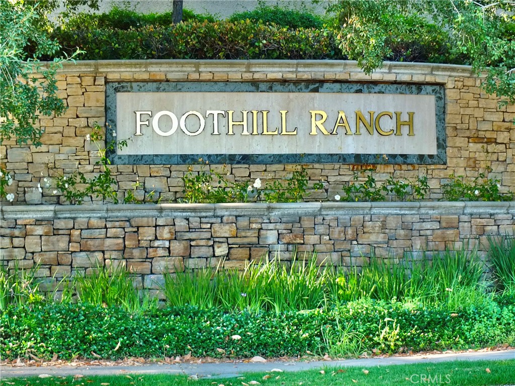 19431 Rue De Valore, Unit 19B Lake Forest, CA 92610 - Photo 23 of 24 a view of a street sign