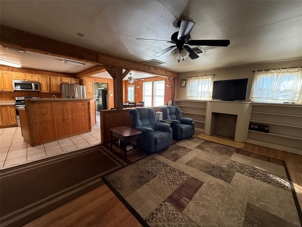 307 Cedar Street Palo Pinto, TX 76484 - Photo 5 of 29