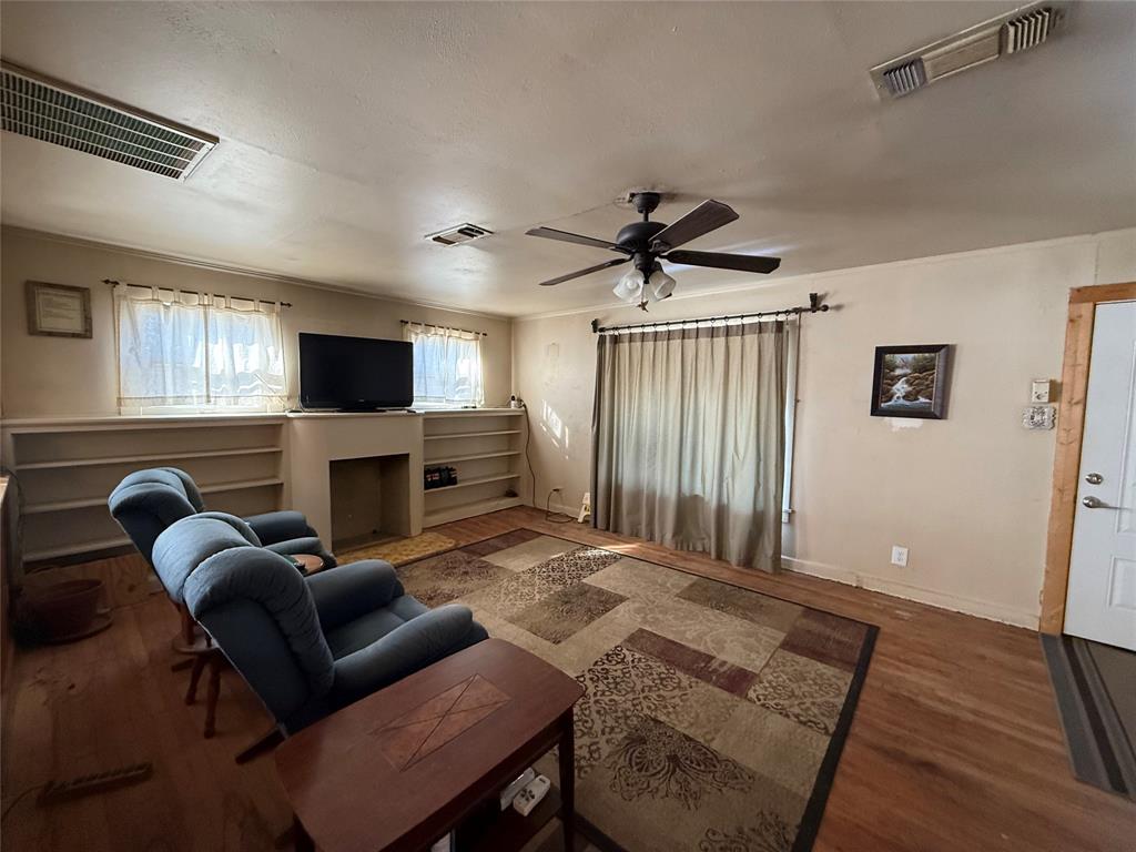 307 Cedar Street Palo Pinto, TX 76484 - Photo 6 of 29