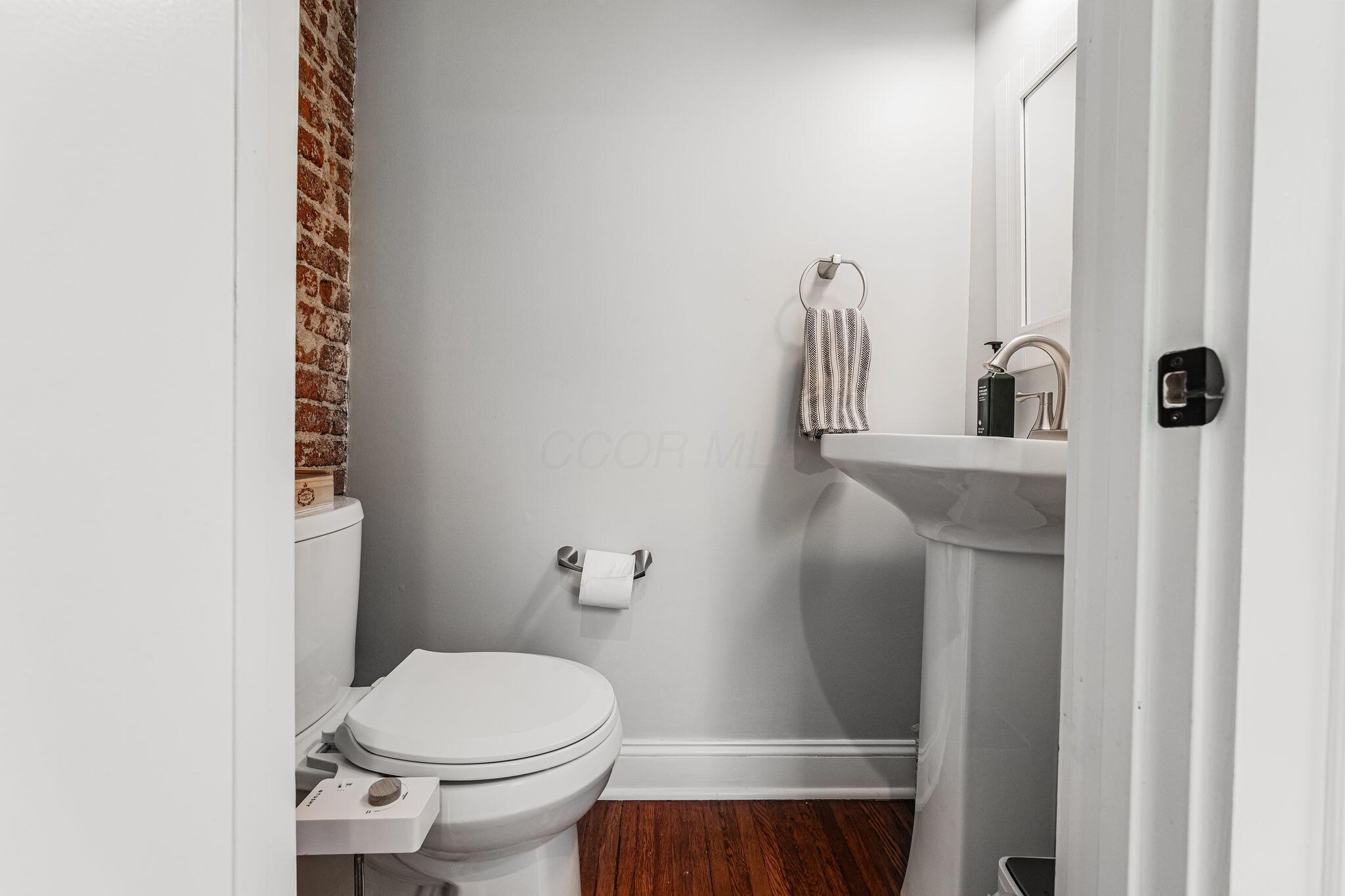 867 Oxley Road Columbus, OH 43212 - Photo 21 of 66 Half Bath