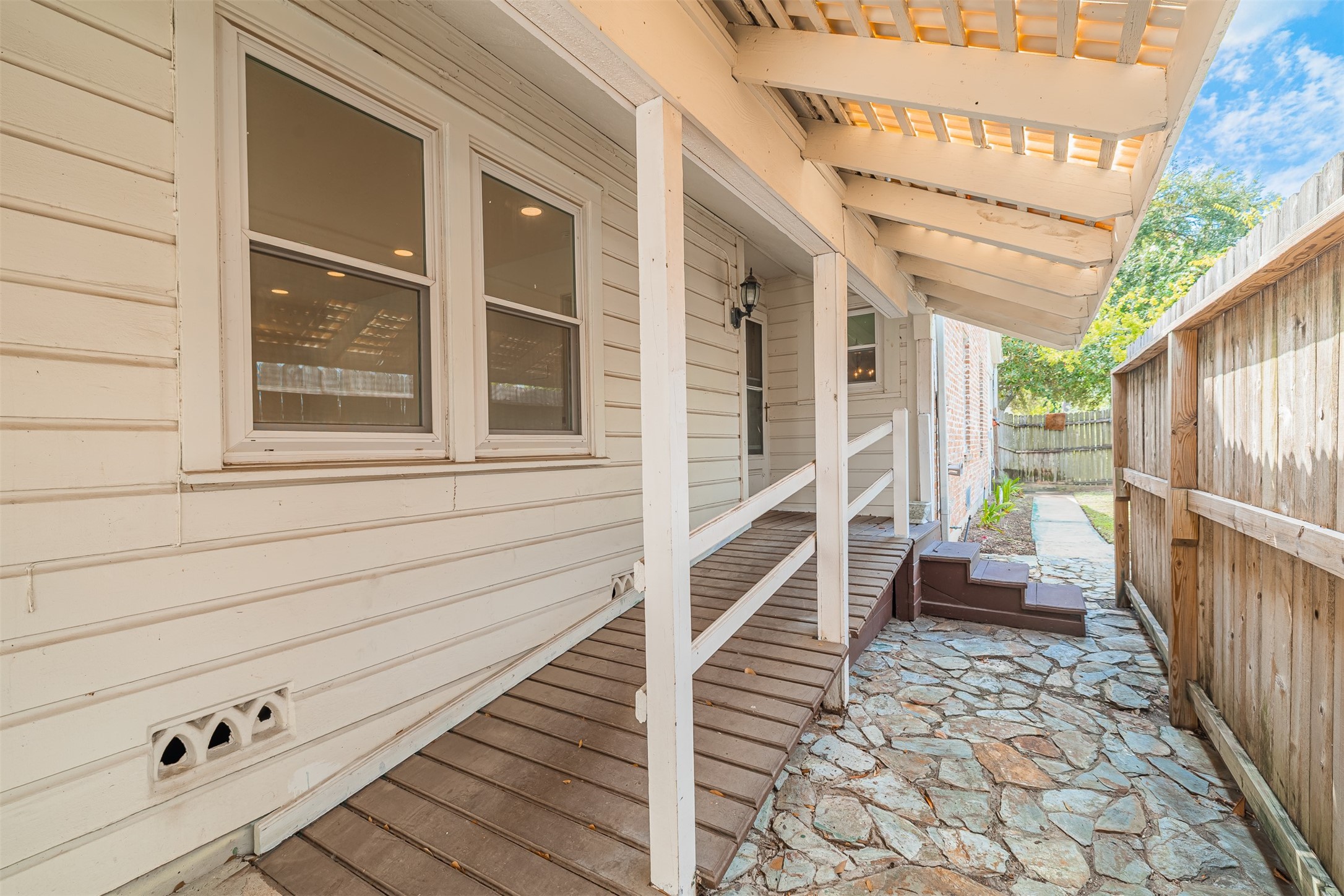 2438 Albans Road Houston, TX 77005 - Photo 29 of 35