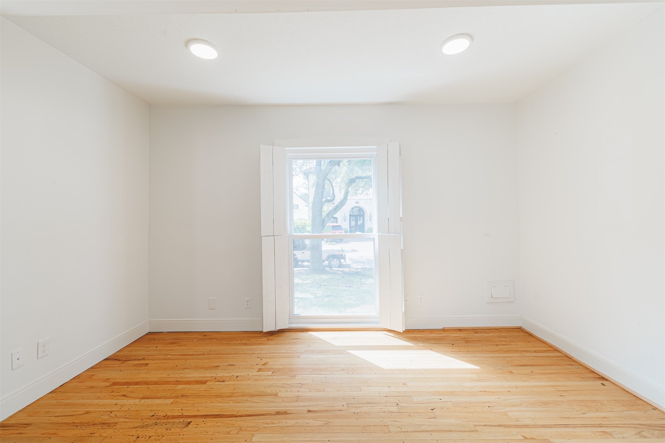 2438 Albans Road Houston, TX 77005 - Photo 7 of 35 Study