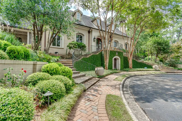 $2,150,000 | 20 Waterstone Place, Jackson, MS 39211