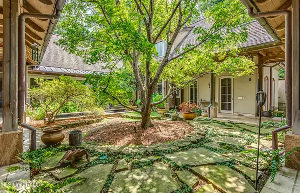 $2,150,000 | 20 Waterstone Place, Jackson, MS 39211