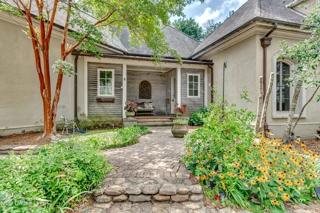 $2,150,000 | 20 Waterstone Place, Jackson, MS 39211