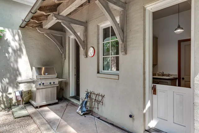 $2,150,000 | 20 Waterstone Place, Jackson, MS 39211