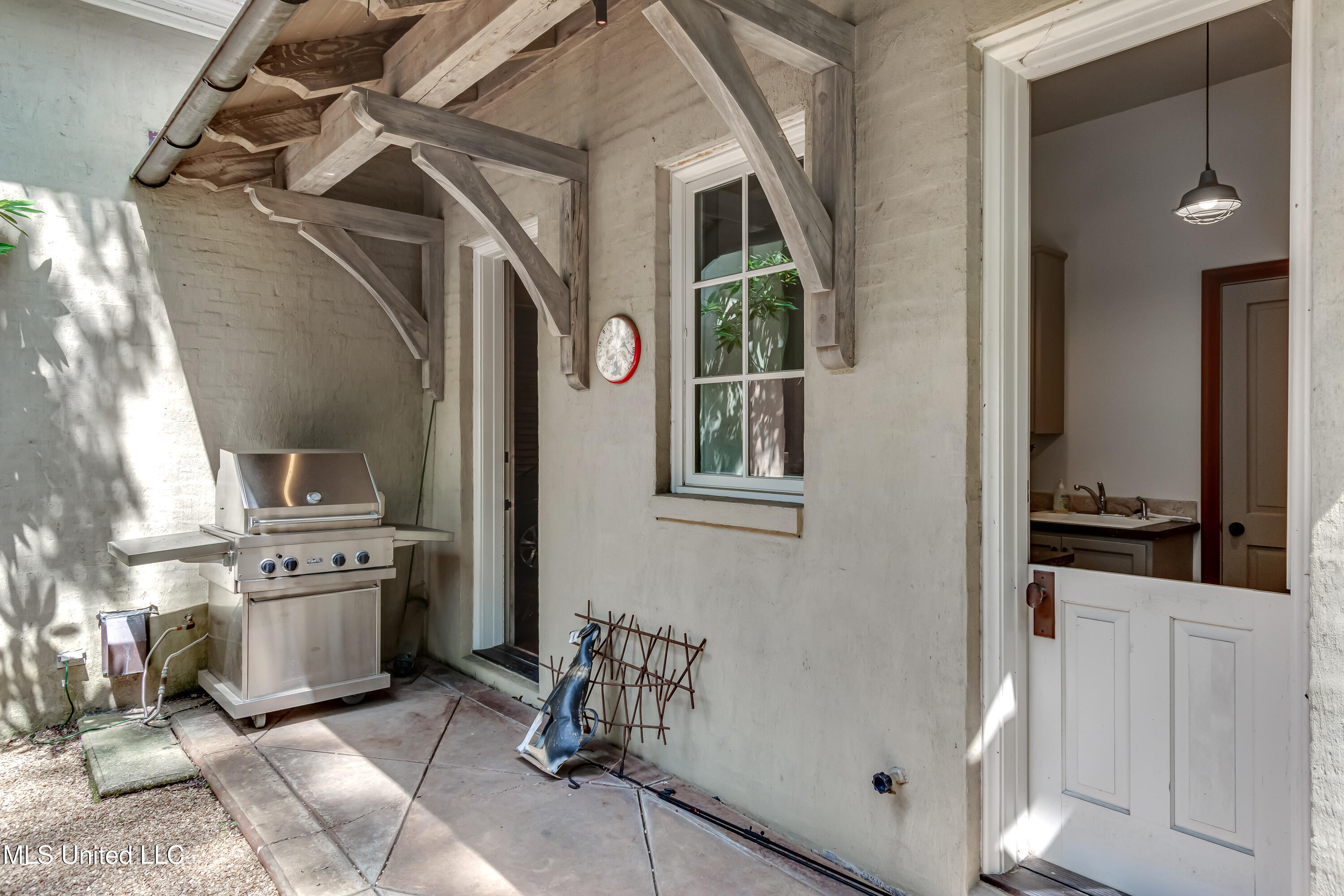 20 Waterstone Place Jackson, MS 39211 - Photo 68 of 82 Dutch door to potting room