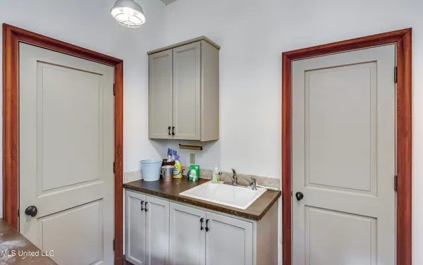 $2,150,000 | 20 Waterstone Place, Jackson, MS 39211