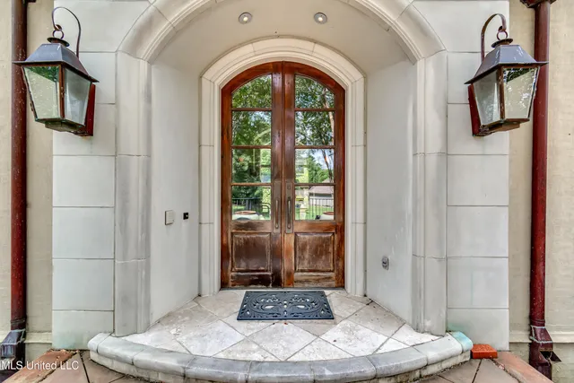 $2,150,000 | 20 Waterstone Place, Jackson, MS 39211