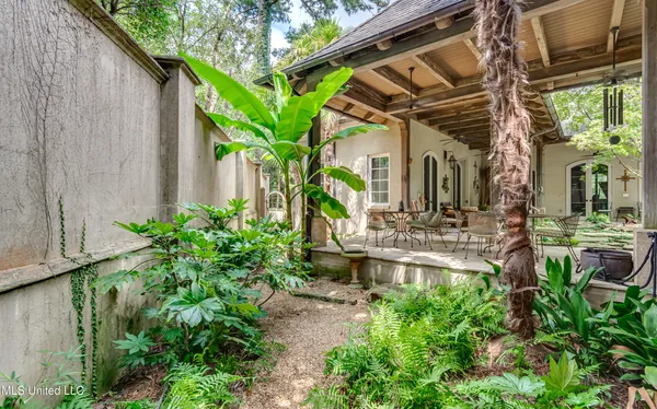 $2,150,000 | 20 Waterstone Place, Jackson, MS 39211