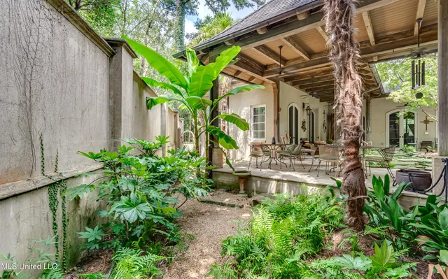 $2,150,000 | 20 Waterstone Place, Jackson, MS 39211