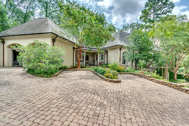 $2,150,000 | 20 Waterstone Place, Jackson, MS 39211