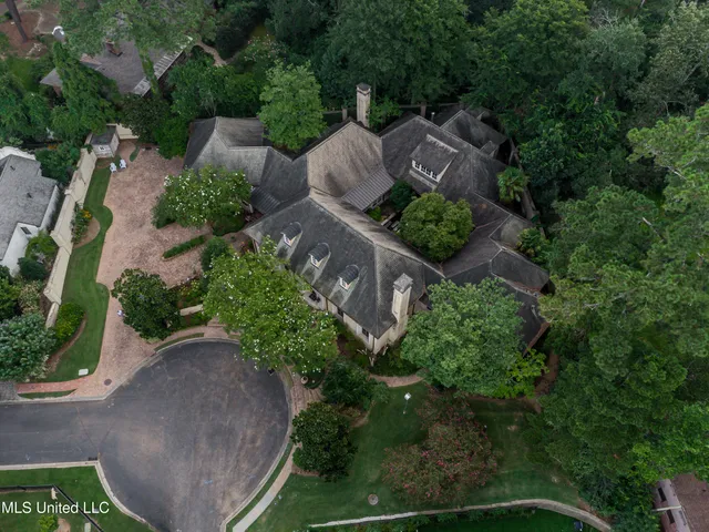 $2,150,000 | 20 Waterstone Place, Jackson, MS 39211