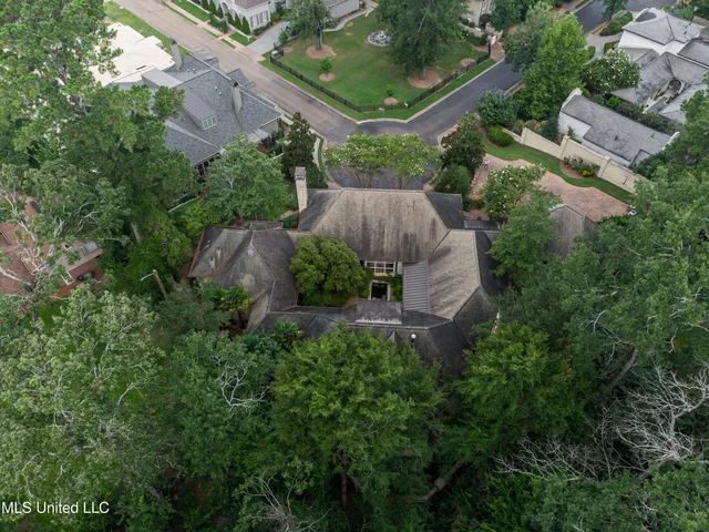 $2,150,000 | 20 Waterstone Place, Jackson, MS 39211