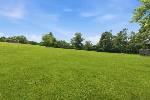 $749,900 | 1004 Longview Drive, Hendersonville, TN 37075