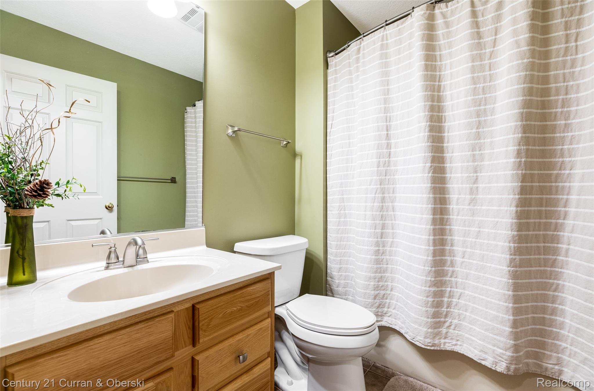 16920 Heim Road Chelsea, MI 48118 - Photo 18 of 48 24.Bathroom
