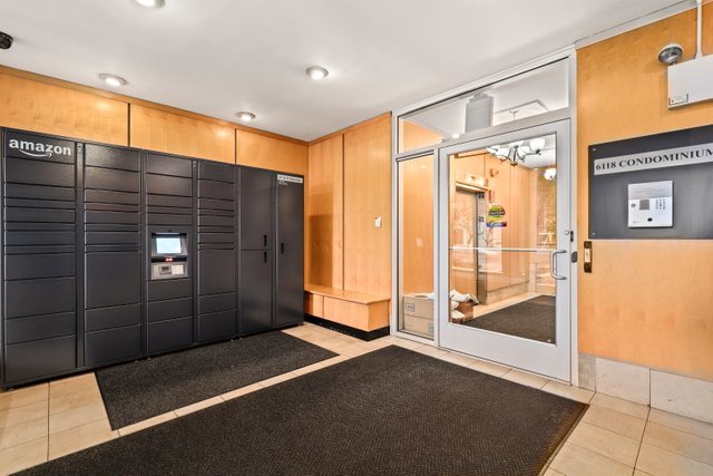 6118 North Sheridan Road, Unit 206 Chicago, IL 60660 - Photo 15 of 18 a view of a glass door of the house