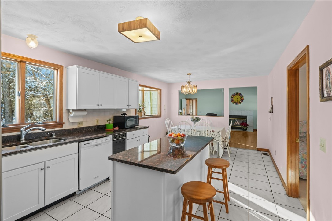 10 Arrowhead Way Warwick, RI 02886 - Photo 14 of 40