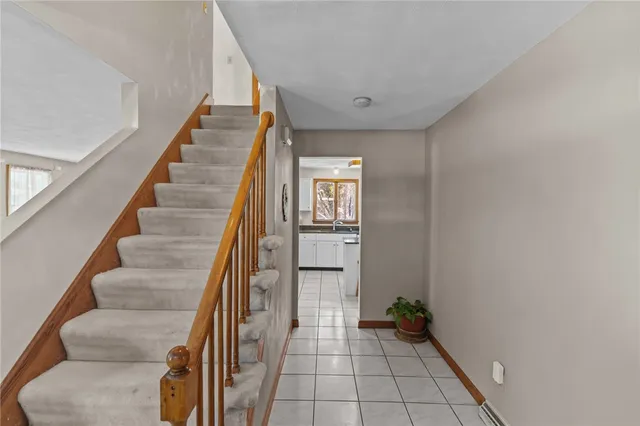 $699,900 | 10 Arrowhead Way, Warwick, RI 02886