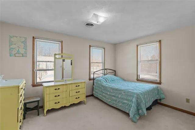 $699,900 | 10 Arrowhead Way, Warwick, RI 02886