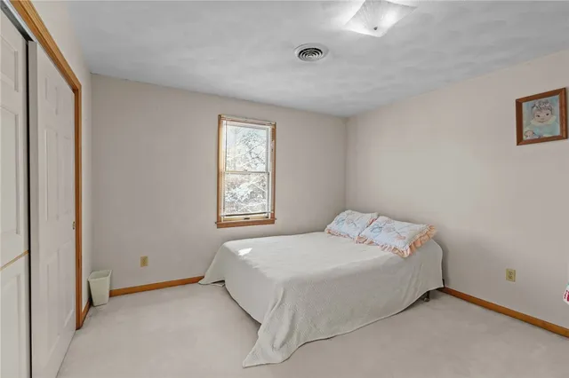 $699,900 | 10 Arrowhead Way, Warwick, RI 02886