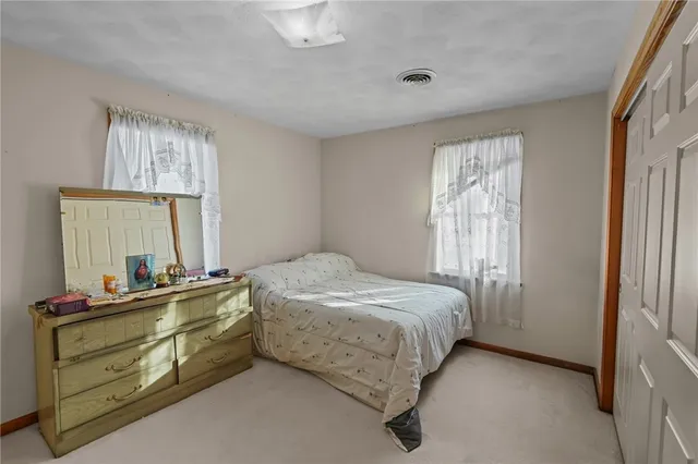 $699,900 | 10 Arrowhead Way, Warwick, RI 02886