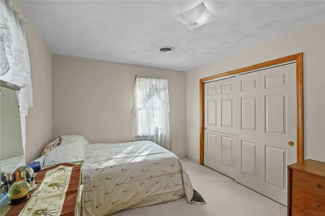 $699,900 | 10 Arrowhead Way, Warwick, RI 02886