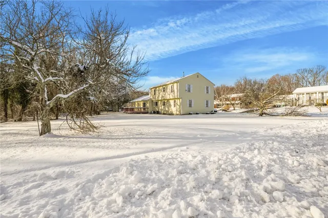 $699,900 | 10 Arrowhead Way, Warwick, RI 02886