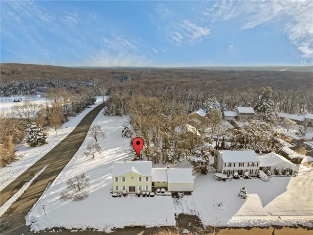 $699,900 | 10 Arrowhead Way, Warwick, RI 02886