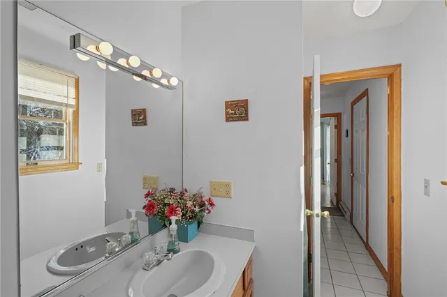 $699,900 | 10 Arrowhead Way, Warwick, RI 02886