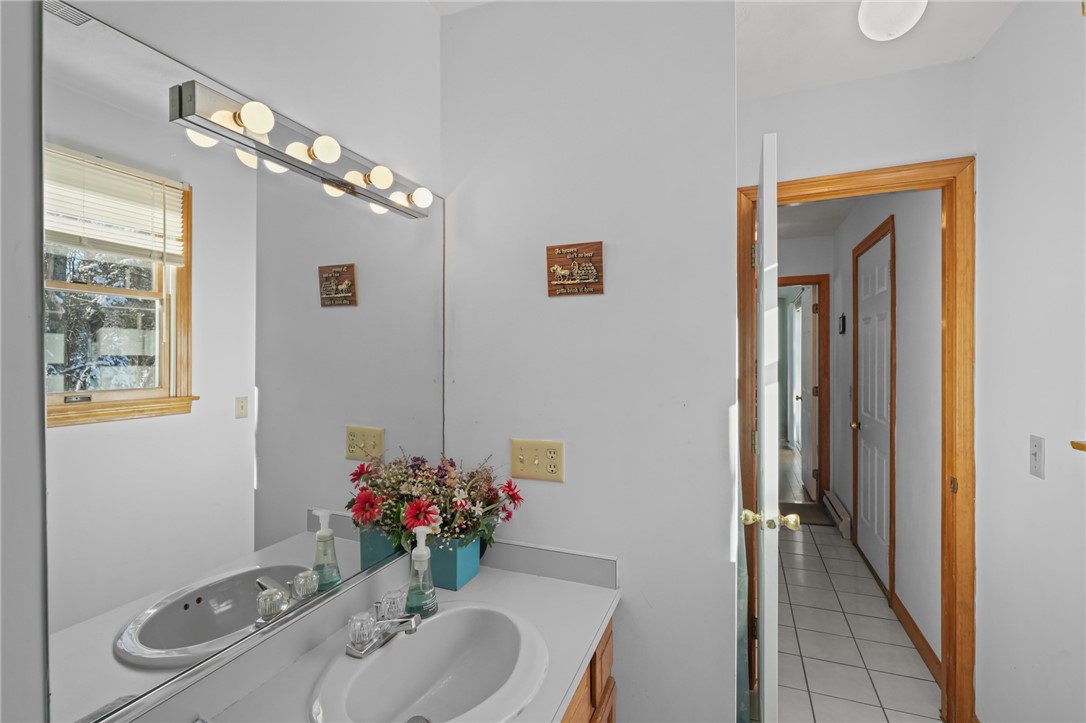 10 Arrowhead Way Warwick, RI 02886 - Photo 4 of 40