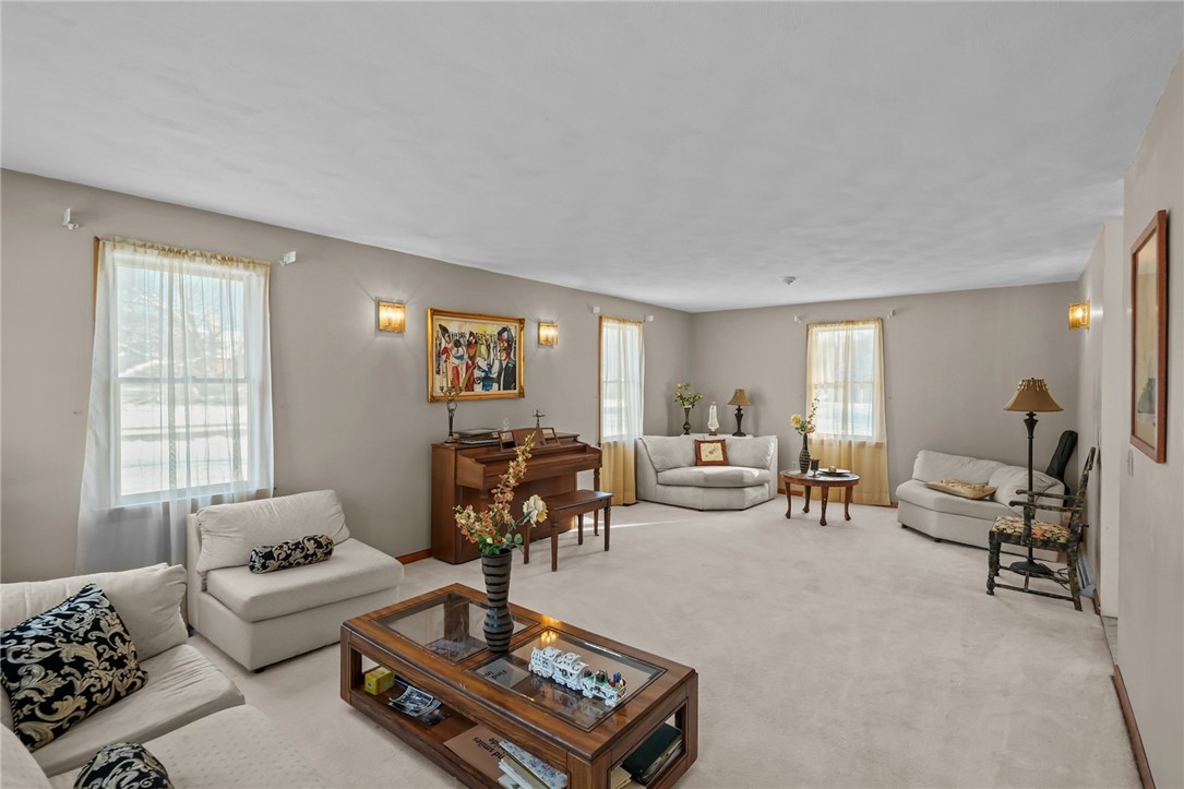 10 Arrowhead Way Warwick, RI 02886 - Photo 10 of 40