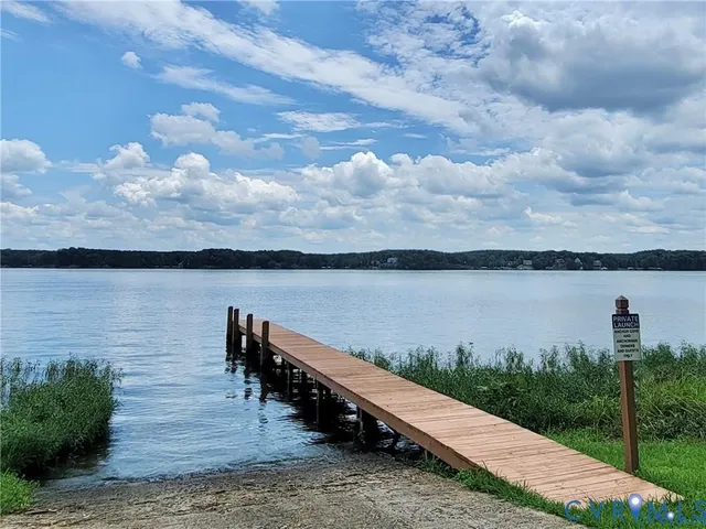 $319,900 | 162 Tradewind Crossing, Bracey, VA 23919