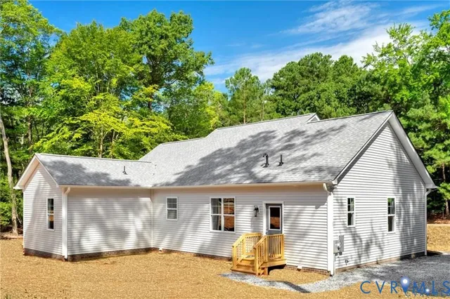 $319,900 | 162 Tradewind Crossing, Bracey, VA 23919