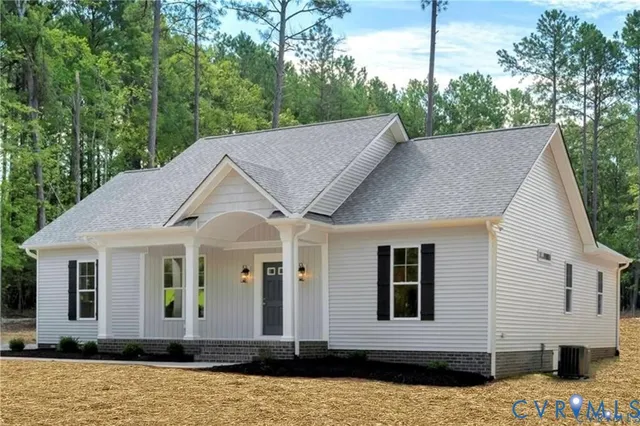 $319,900 | 162 Tradewind Crossing, Bracey, VA 23919